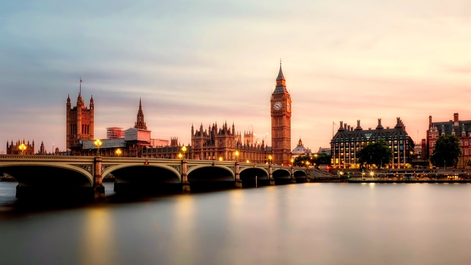 The 15 Best Student Cities in the UK (2024)