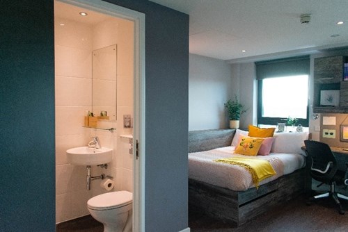 aparto ensuite room